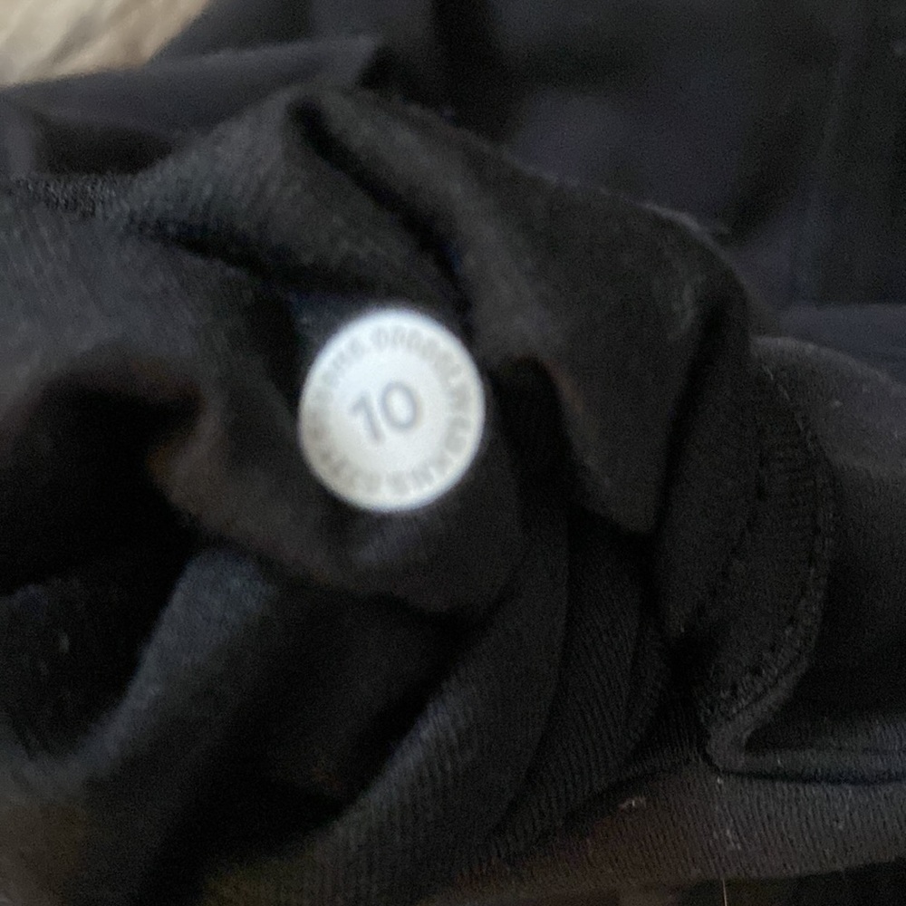 Black Lululemon Mid-Rise Yoga Crop 23" - Picture 7 of 7